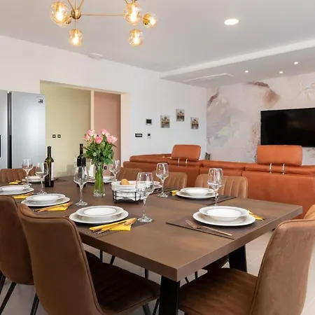 Casa de hóspedes Callista By 4*